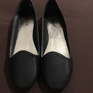 Black flats size 8